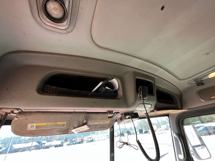 2012-peterbilt-386-image-14