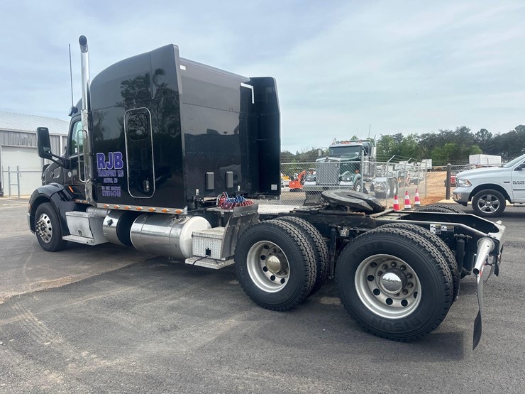 2016-peterbilt-579-image-5