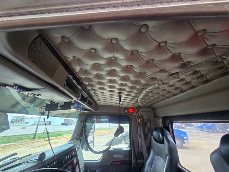 2014-kenworth-t660-image-78