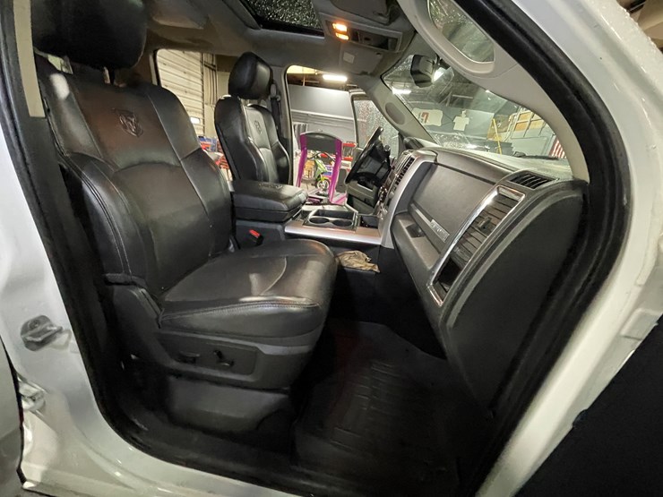 2012-dodge-3500-image-45