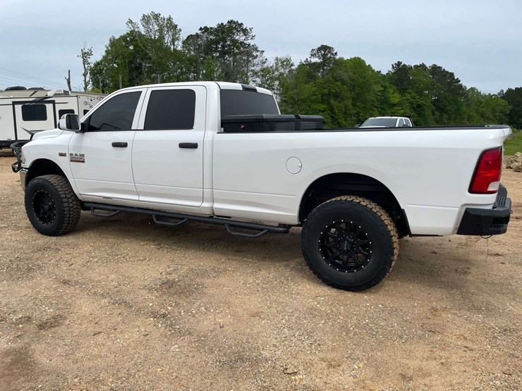 2014-dodge-ram-2500-image-2