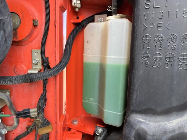 2018-kubota-ssv65-image-36