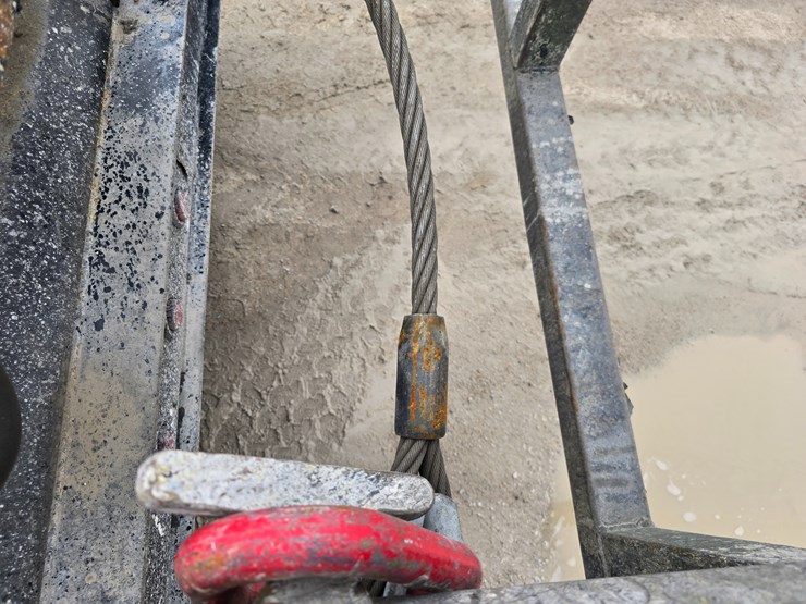 #22591-•-2007-mack-cv713-granite-roll-off-truck-image-73