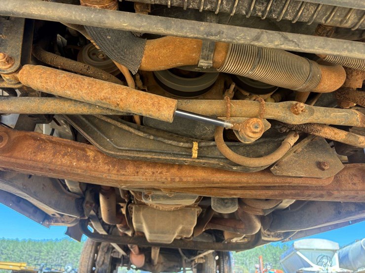 2011-ford-e350-image-9