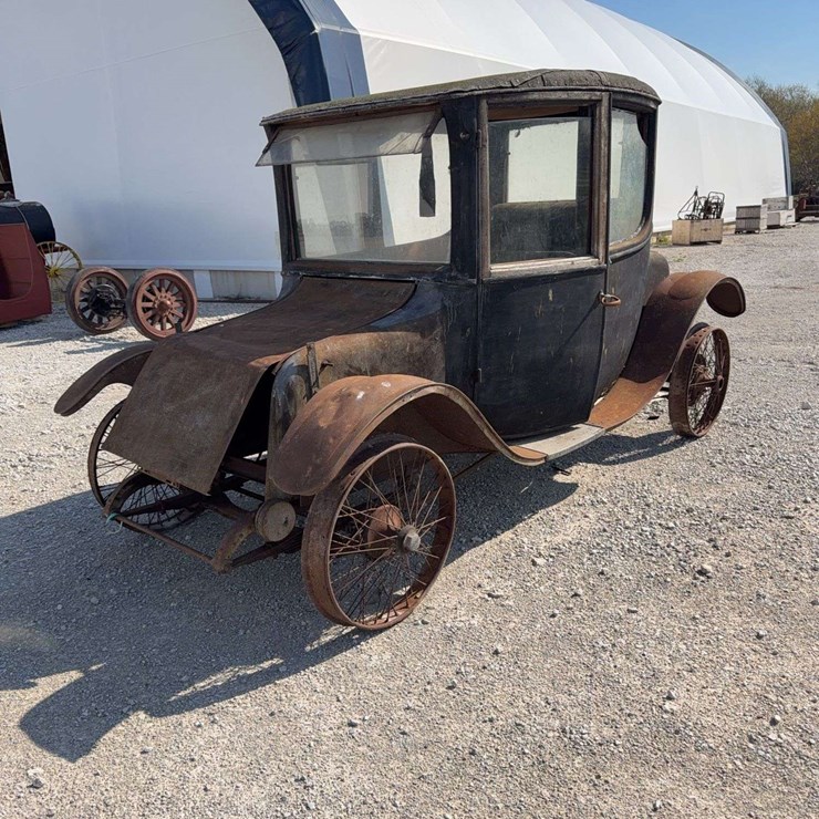 1916 Milburn Electric Car