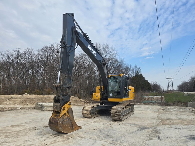 2013-deere-160g-lc-image-1