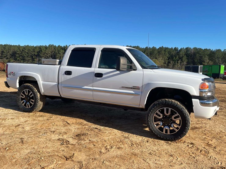 2003-gmc-sierra-2500-image-4