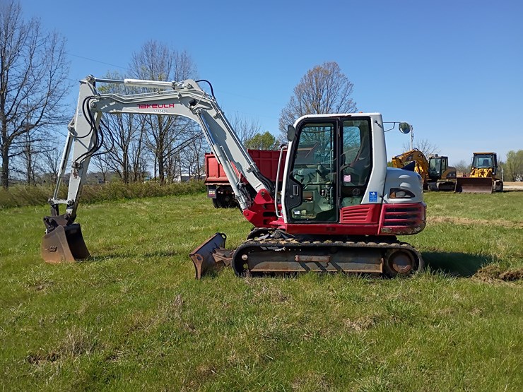 2011-takeuchi-tb285-image-3