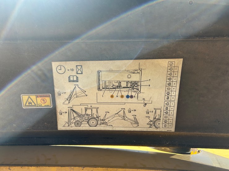 2005-caterpillar-420d-image-40