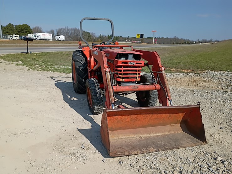 2001-kubota-l4300-image-14