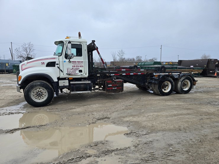 #22590-•-2007-mack-cv713-granite-roll-off-truck-image-5