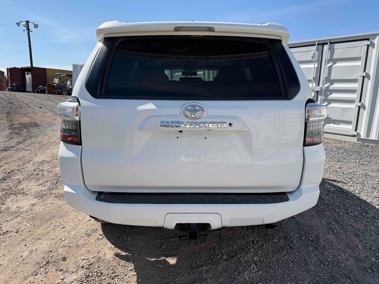 2015-toyota-4-runner-image-8