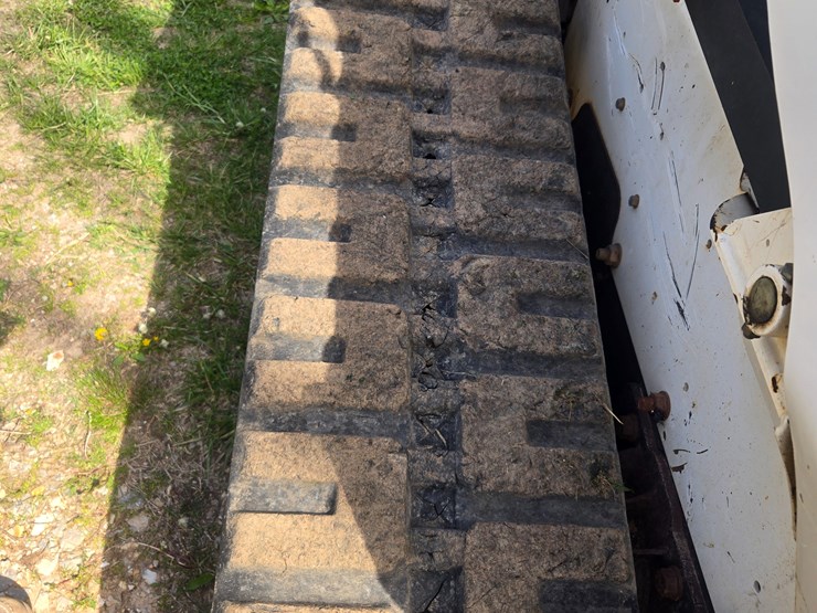 2010-bobcat-t650-image-70