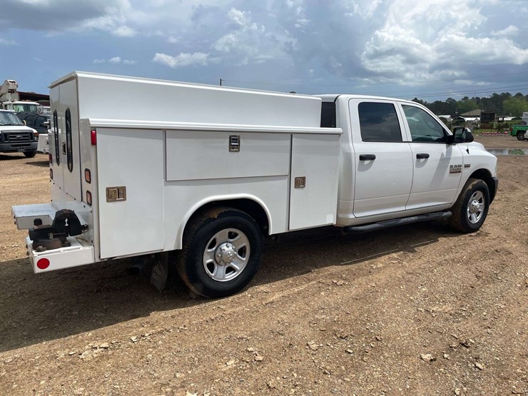2015-dodge-ram-2500-image-3