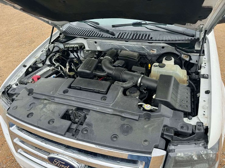 2014-ford-expedition-limited-image-25