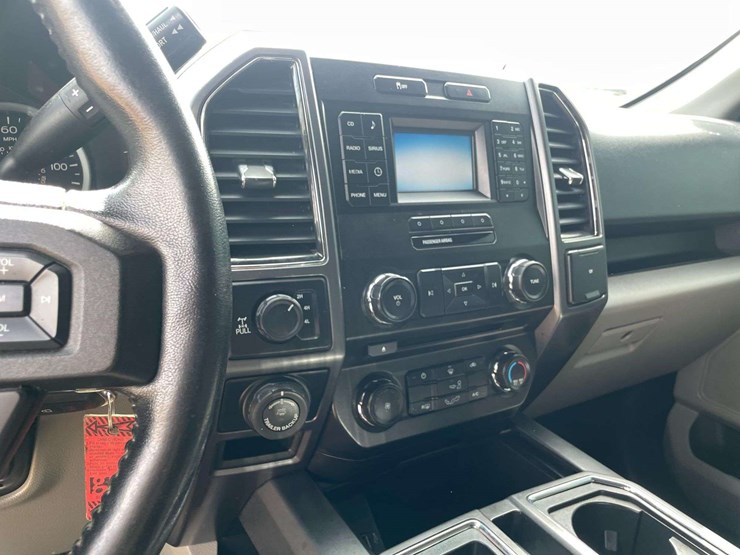 2017-ford-f150-image-13