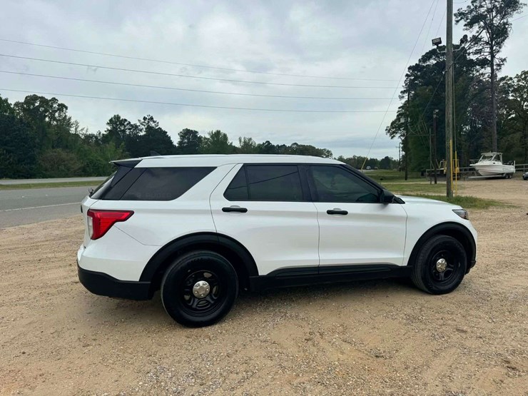 2021-ford-explorer-image-6