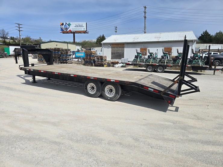 #22628-•-2005-bales-gooseneck-trailer-image-8