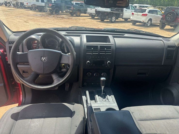 2011-dodge-nitro-image-12