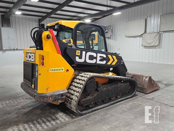 2021-jcb-3ts-8t-image-3