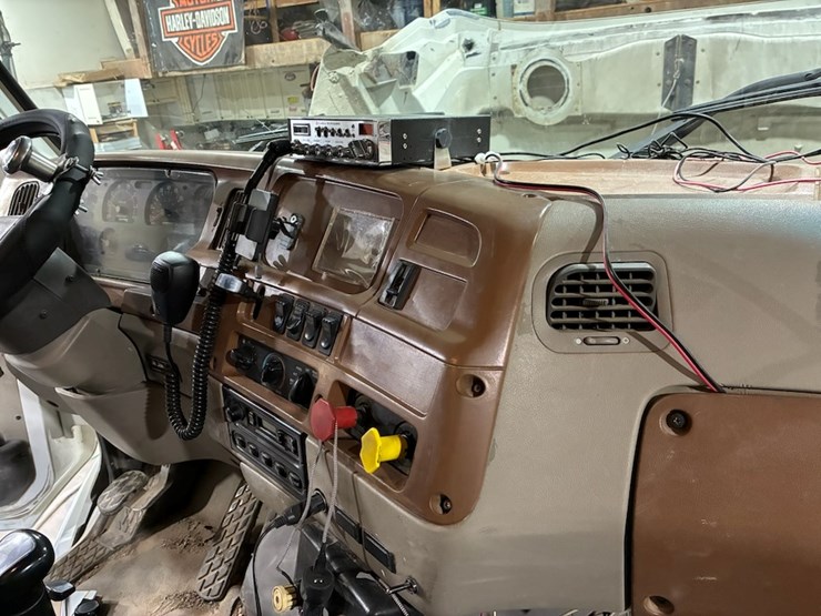 2001-sterling-l9500-image-78