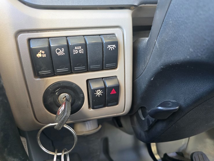 2019-peterbilt-567-image-71