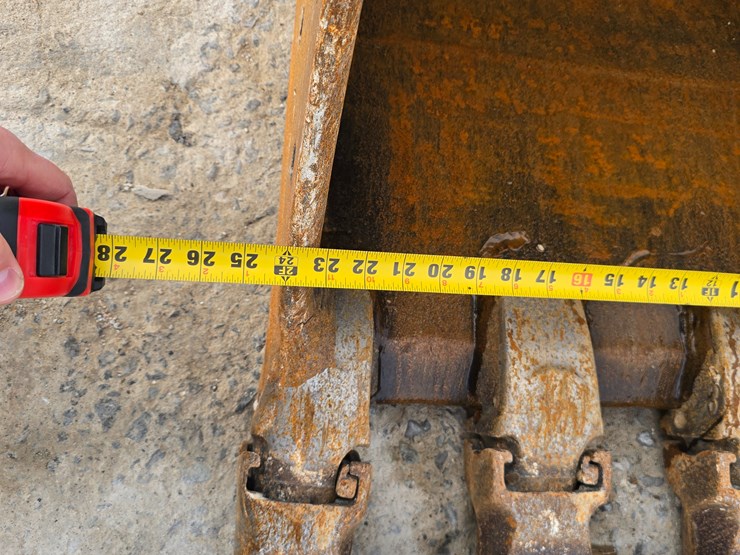 2013-deere-160g-lc-image-19