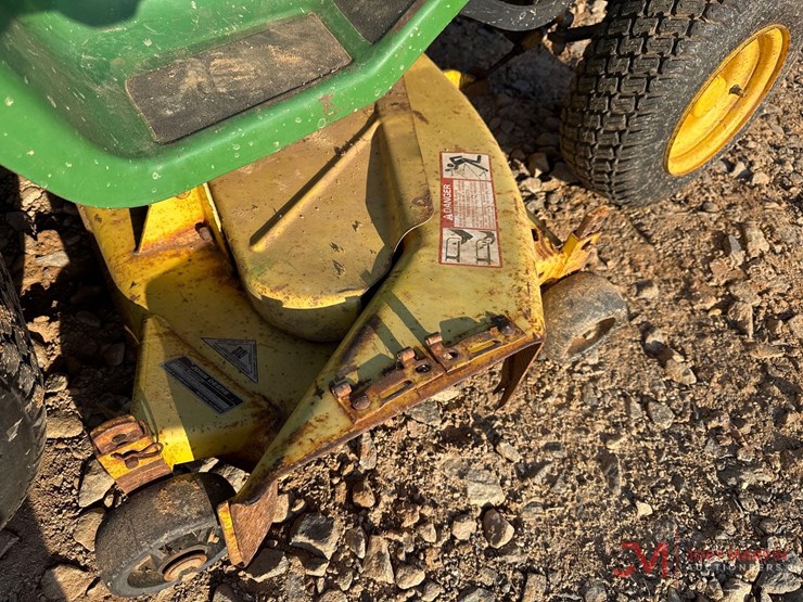 john-deere-318-image-8