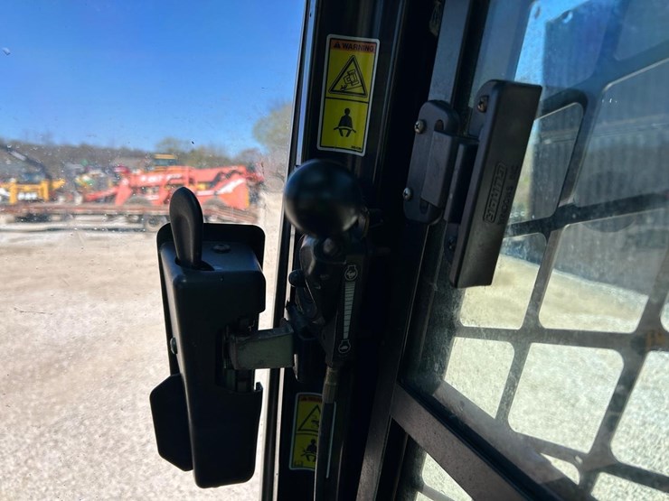 caterpillar-246c-image-19