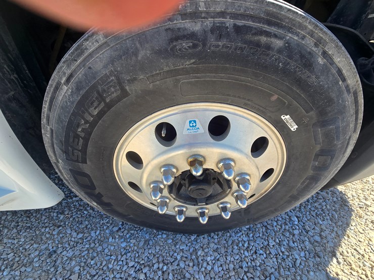 2014-freightliner-cascadia-125-image-105