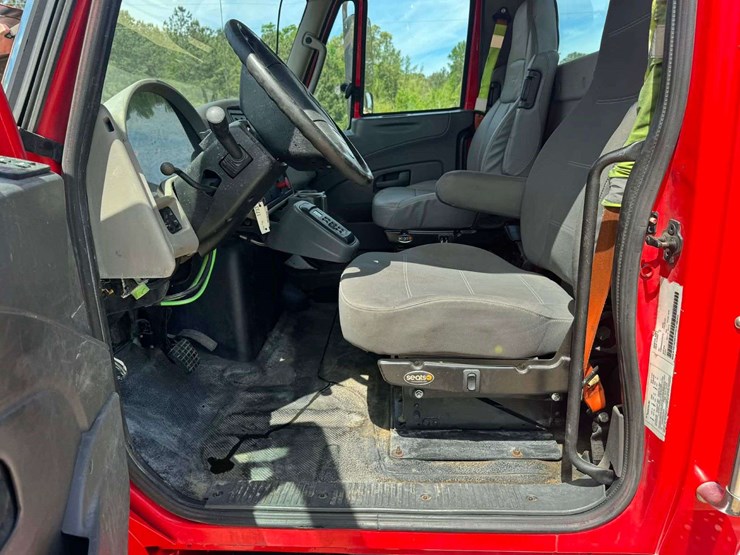 2016-international-durastar-4300-image-11