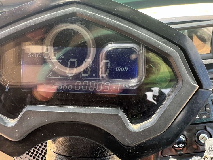 2023-bintelli-48-volt-electric-4-seater-golf-cart-w/-on-board-charger-(3.1-miles-showing)-image-33