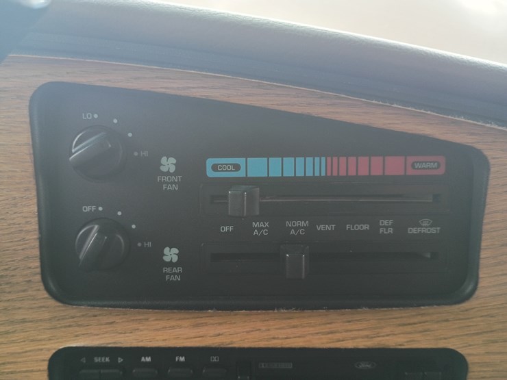 1992-ford-e150-image-45