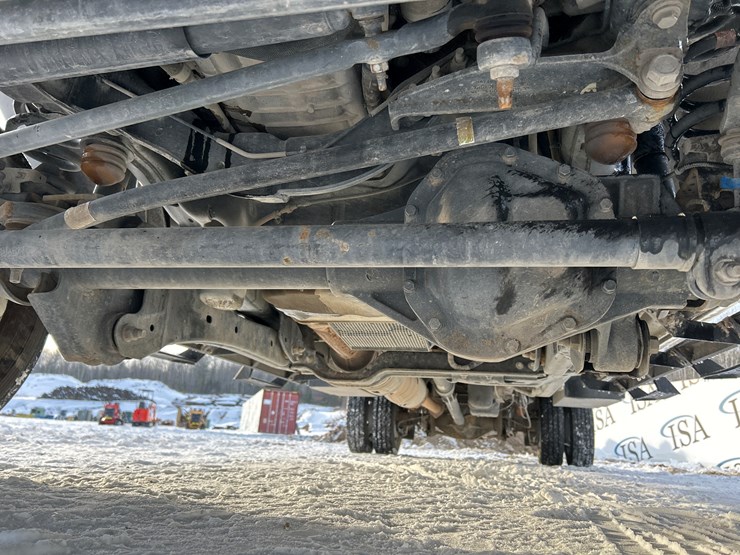 2021-ford-f550-image-47