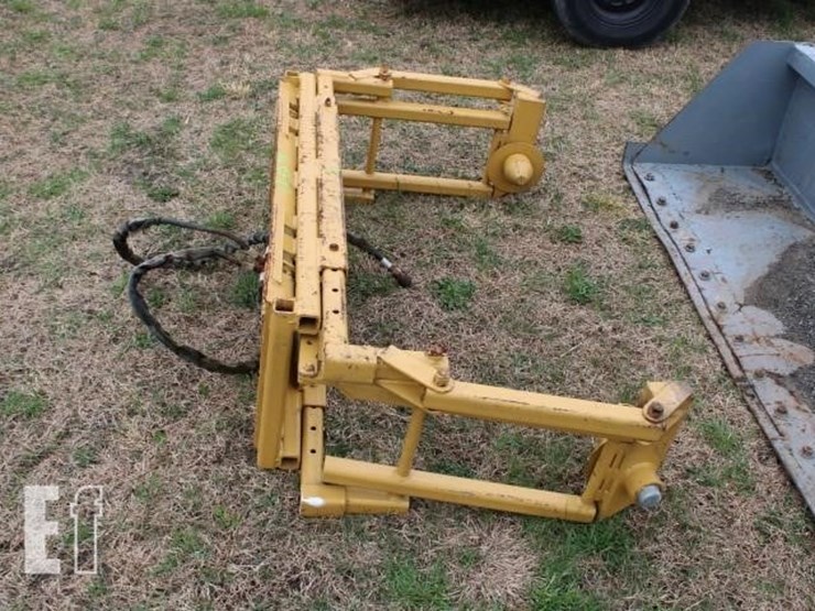 #1107-hyd-powered-spool-lift-for-skid-steer-with-q-image-2