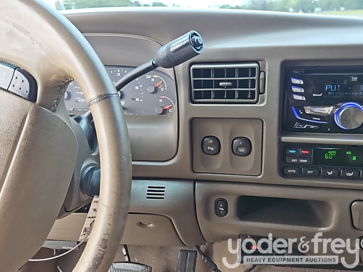 2004-ford-excursion-image-26