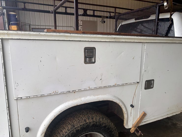 2013-chevrolet-3500-image-54