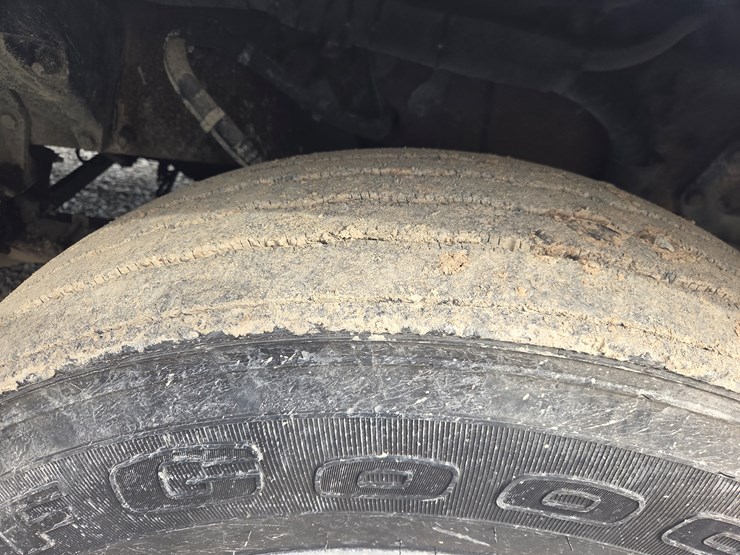 2007-peterbilt-579-image-77