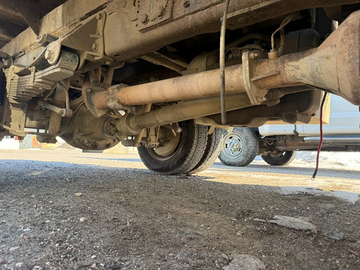 2012-ford-f550-xl-image-23