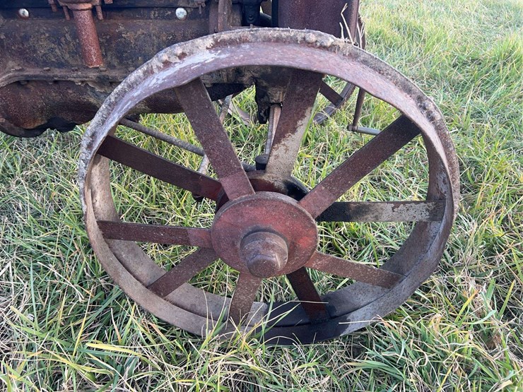 1924-fordson-tractor-image-17