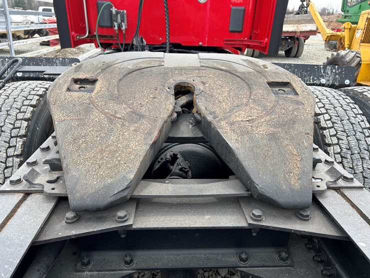 2015-kenworth-t680-image-27