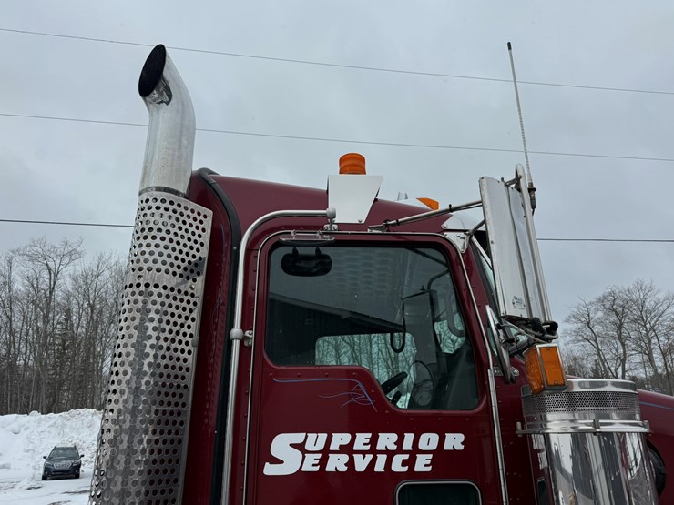 2011-kenworth-t800-image-30