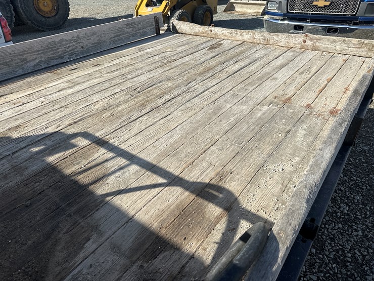 2005-gmc-3500-image-18