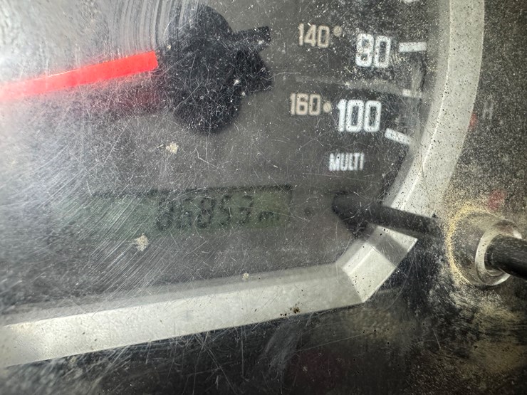 2019-isuzu-nrr-image-36