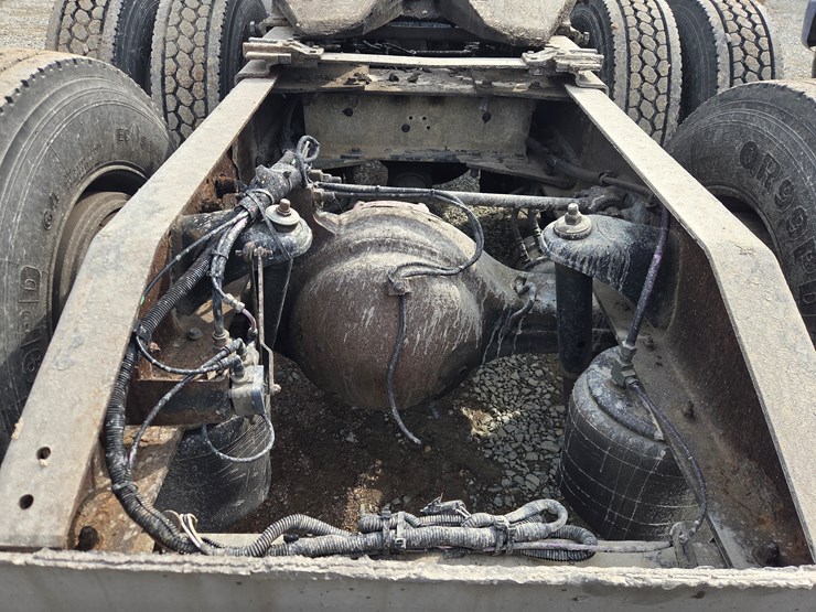 2007-peterbilt-579-image-32