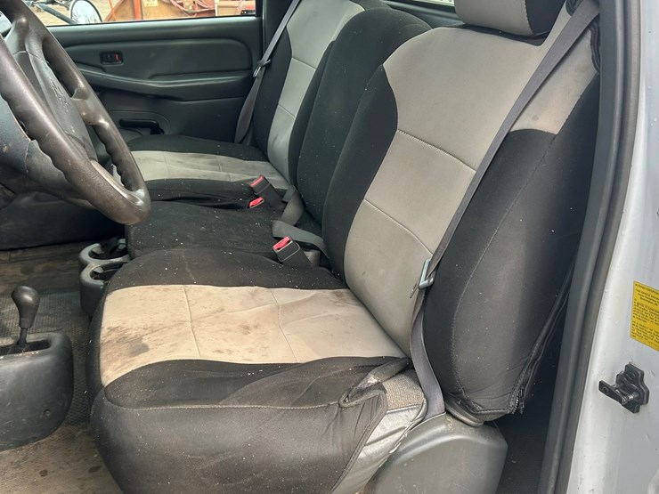 2004-chevrolet-3500-image-51