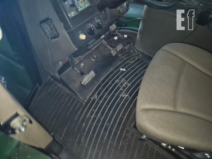 1992-john-deere-8960-image-11