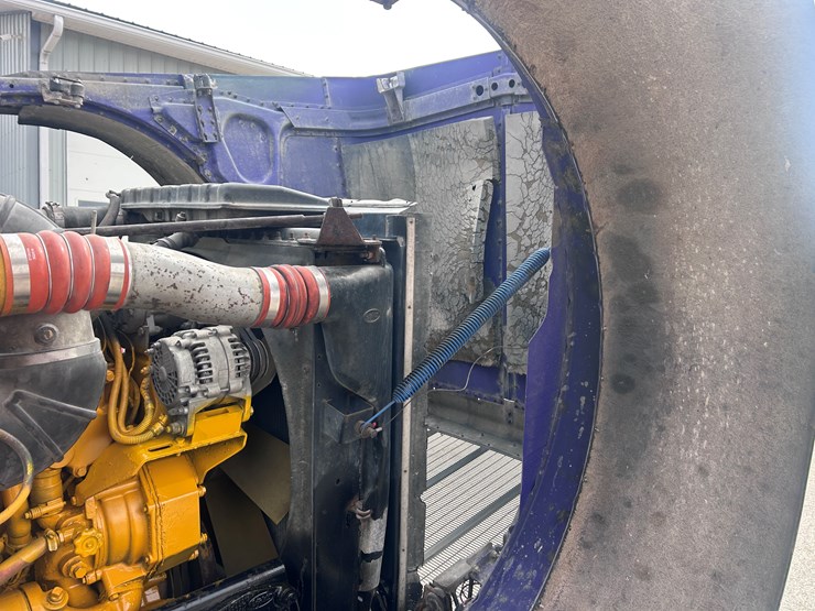 1999-peterbilt-379-image-73