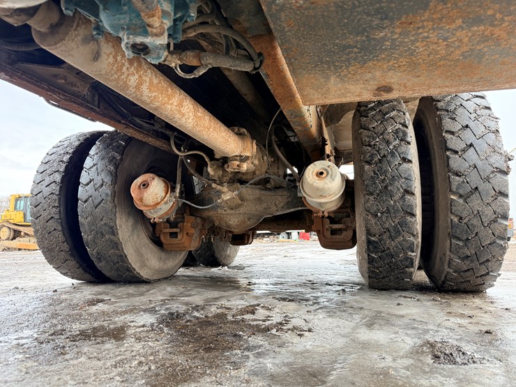 1999-mack-dm690-image-72