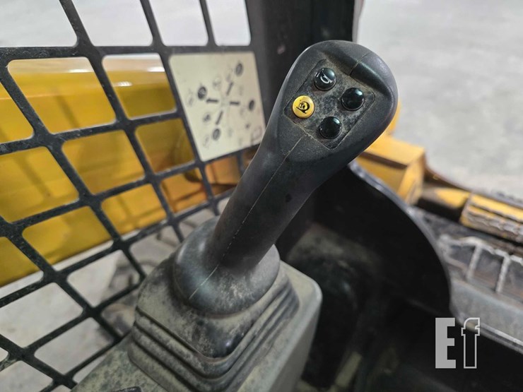 caterpillar-262d3-image-16